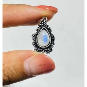BLUE SRI LANKAN MOONSTONE TEARDROP SHAPE PENDANT NWT